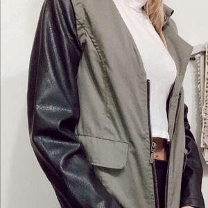 Green and black, leather sleeved, zip up jacket!